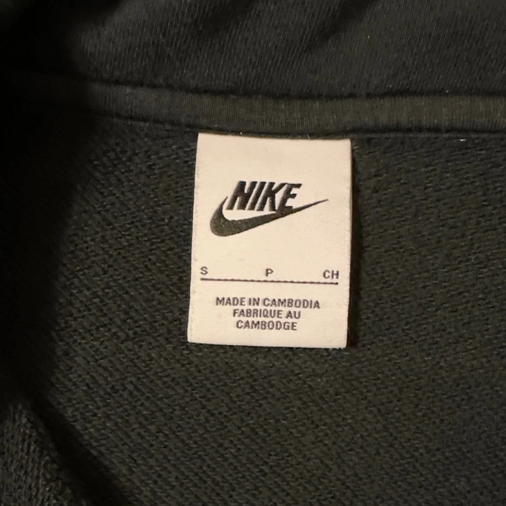 Nike Women’s Black Zip-Up Sweatshirt - Picture 3 of 5
